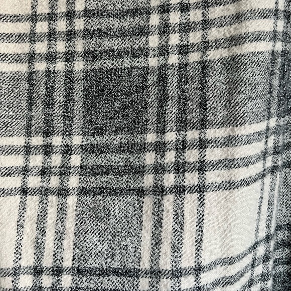 American Eagle gray & white flannel - Picture 3 of 7